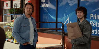 (S-D) Martin Henderson come Jack Sheridan e Nicholas Coombe come Eamon in Virgin River 7x07