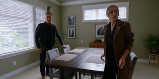 Zibby Allen come Brie Sheridan e Alessandro Juliani come Grant Pope in Virgin River 7x08