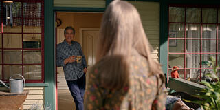 (S-D) Tim Matheson come Dr. Vernon Mullins e Annette O'Toole come Hope McCrea in Virgin River 7x09