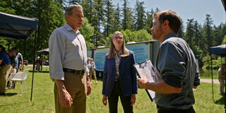 (S-D) Tim Matheson come Dr. Vernon Mullins, Annette O'Toole come Hope McCrea e Kaj-Erik Eriksen come Dr. Hayes in Virgin River 7x09