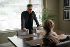 (S-D) Alessandro Juliani come Grant Pope e Zibby Allen come Brie Sheridan in Virgin River 7x08