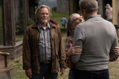 (S-D) John Ralston come Roland, Annette O'Toole come Hope McCrea e Tim Matheson come Dr. Vernon Mullins in Virgin River 7x09