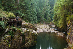 Lexa Doig come Paige Lassiter; Garfield Wilson come Zeke in Virgin River - Stagione 2