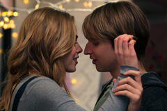 Sarah Dugdale come Lizzie; Grayson Maxwell Gurnsey come Ricky in Virgin River - Stagione 2