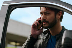 Charlie Nesbitt nel ruolo del marito confortante in Virgin River - Stagione 2