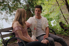 Sarah Dugdale come Lizzie in Virgin River 3x02