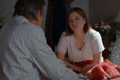 Tim Matheson come Doc Mullins e Stacey Farber come Tara in Virgin River 3x09