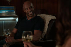 (S-D) Colin Lawrence come Preacher, Lucia Walters come Julia in Virgin River 4x10