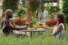 (S-D) Colin Lawrence come Preacher, Lucia Walters come Julia in Virgin River 4x03