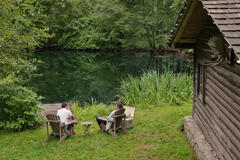 (S-D) Mark Ghanimé come Cameron, Martin Henderson come Jack Sheridan in Virgin River 4x03