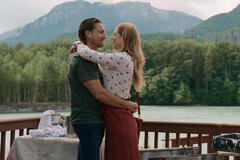 (S-D) Martin Henderson come Jack Sheridan, Alexandra Breckenridge come Mel Monroe in Virgin River 4x04