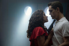 Inma Cuesta come Candela, Pedro Alonso come Berlín in Berlino e la Dama con l'ermellino 1x05