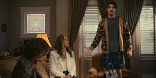 (S-D) Laurie Metcalf come Linda, Elizabeth Perkins come Annette, e Jack Innanen come Max in Big Mistakes 1x03