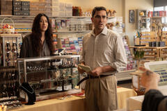 (S-D) Taylor Ortega come Morgan e Dan Levy come Nicky in Big Mistakes 1x01