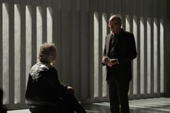 Peter Sarsgaard, Richard Jenkins in DTF St. Louis 1x02
