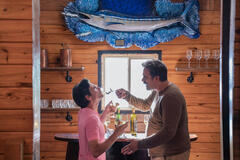 Jason Bateman, David Harbour in DTF St. Louis 1x04