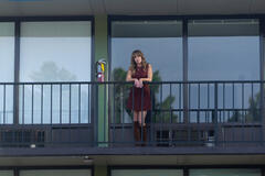 Linda Cardellini in DTF St. Louis 1x04