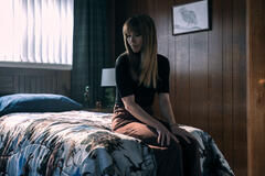 Linda Cardellini in DTF St. Louis 1x07