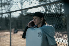 Linda Cardellini in DTF St. Louis 1x07