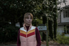 Linda Cardellini in DTF St. Louis 1x07