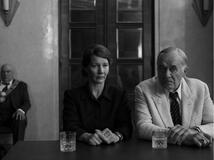 Sandra Hüller, Hanns Zischler in Fatherland di Paweł Pawlikowski