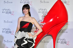 Anne Hathaway a Tokyo per Il diavolo veste Prada 2