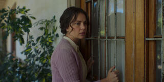 Dolores Fonzi (Adult Clara) in La Casa degli Spiriti