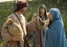 Jeffrey Donovan (Abraham), Minnie Driver (Sarah) in Le Donne della Bibbia