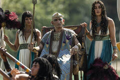 Riz Khan (Ptahmose), Natacha Karam (Hagar) in Le Donne della Bibbia