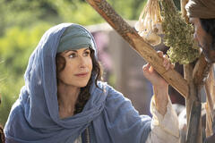 Minnie Driver (Sarah) in Le Donne della Bibbia