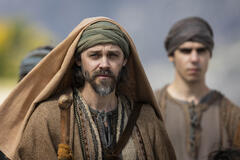 Tom Payne (Jacob) in Le Donne della Bibbia