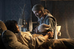 Blu Hunt (Rachel), Tom Payne (Jacob) in Le Donne della Bibbia