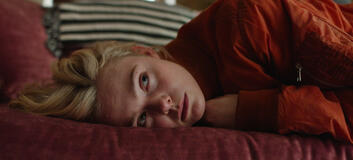 Elle Fanning in Margo ha problemi di soldi 1x01