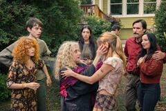 (S-D) Natasha Lyonne come Hannah, Aidan Langford come Alex, Carol Kane come Gigi, Sadie Sandler come Devon, Chloe East come Celeste, Dan Bulla come Uncle Bulla e Sofia Gonzalez come Aunt Vicki in Roommates