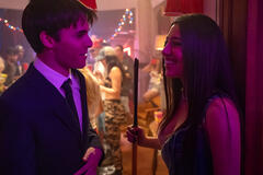 (S-D) Billy Bryk come Michael e Sadie Sandler come Devon in Roommates