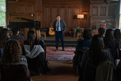 Nico Santos come Professor Carasco in Roommates