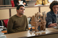 Enzo Prochilo come Nino in Roommates