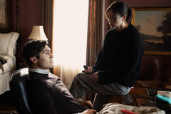 Phil Dunster, Lauren Tsai in Rooster 1x02