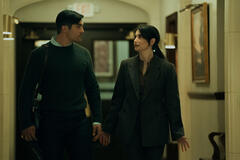 Phil Dunster, Charly Clive in Rooster 1x05