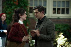 Charly Clive, Phil Dunster in Rooster 1x06