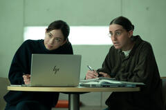 Lauren Tsai, Robby Hoffman in Rooster 1x06