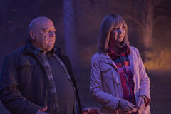 Dean Norris, Lisa Kudrow in The Parenting