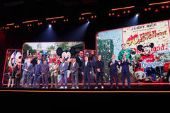 Troy Aikman, Steve Young, Emmitt Smith, Desmond Howard, Jerry Rice, Hines Ward, Kurt Warner ai Disney Upfront US 2026, 12 maggio 2026