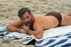 Marco Calvani come Claude in The Four Seasons 2x03