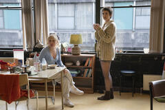Julie Cullen, Philippine Velge in Half Man 1x02