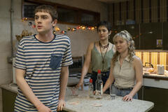 Mitchell Robertson, Philippine Velge, Julie Cullen in Half Man 1x02