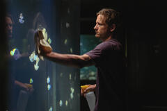 Lewis Pullman come Cameron in Creature luminose