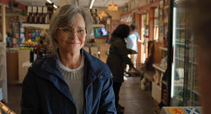 Sally Field come Tova in Creature luminose