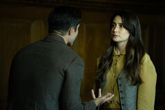 Phil Dunster, Charly Clive in Rooster 1x10