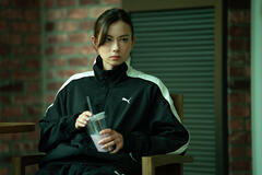 Lauren Tsai in Rooster 1x08